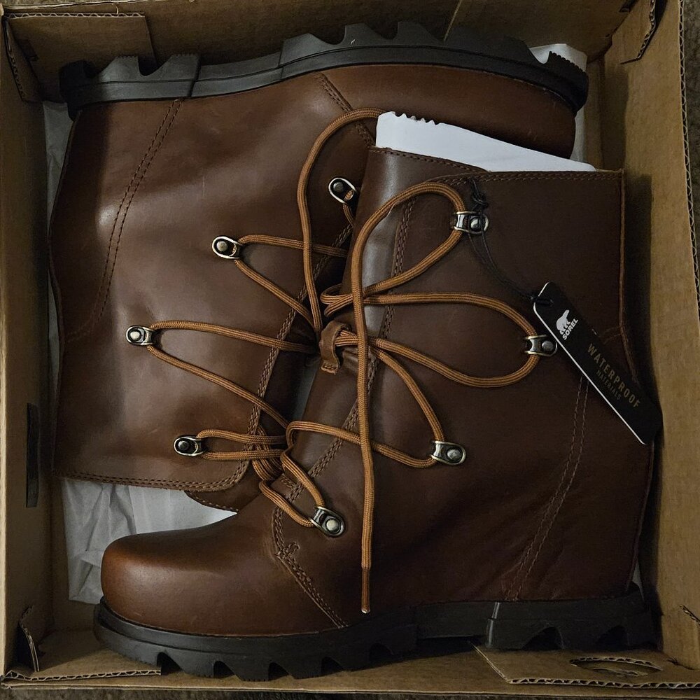 New! Sorel Wedge Lace Booties